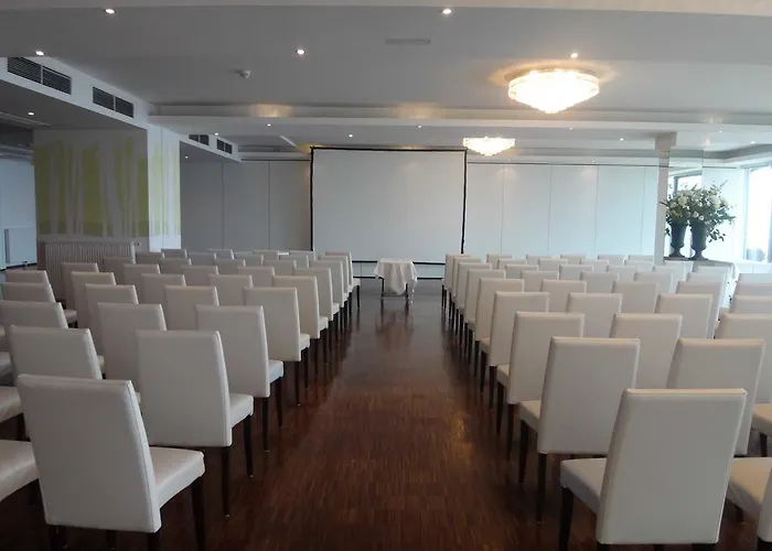 Suitehotel Kahlenberg 3*